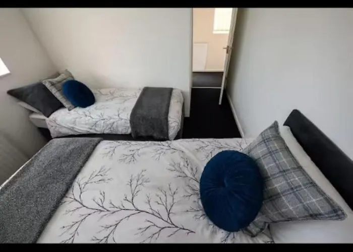 Spacious, Roundhay, Ls8, Parking X 2, Sleeps 6 Hébergement de vacances *